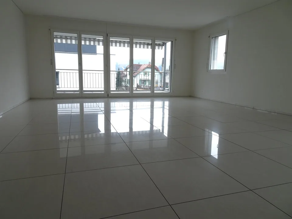 Schöne, helle + ruhige 4.5 Zi. Wohnung im Zentrum von Hochdorf