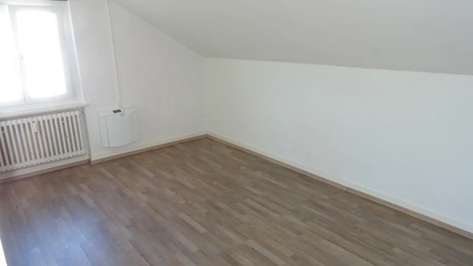 3-Zi Wohnung, 3.OG , günstig und zentral