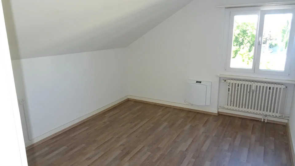 3-Zi Wohnung, 3.OG , günstig und zentral