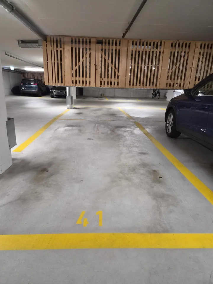 Tiefgarageparkplatz