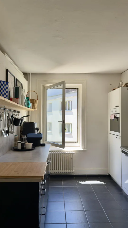Helle 4 Zimmer-Altbauwohnung