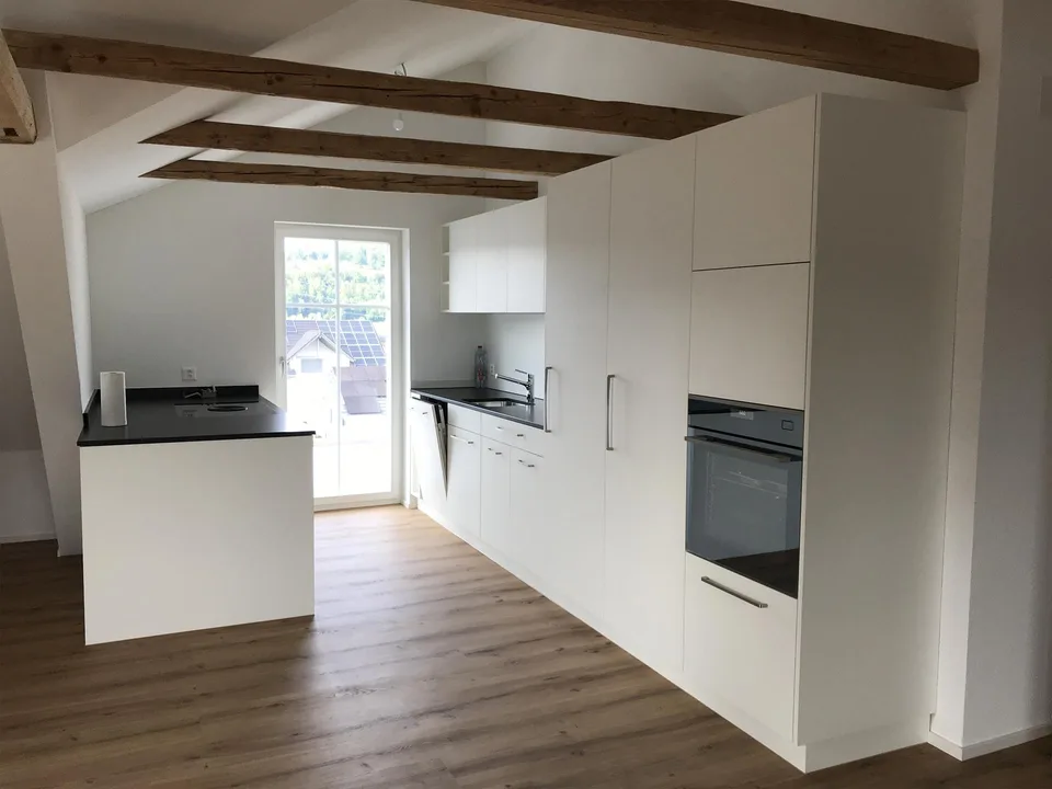 grosszügige 4,5 Zimmer Wohnung 124 m2
