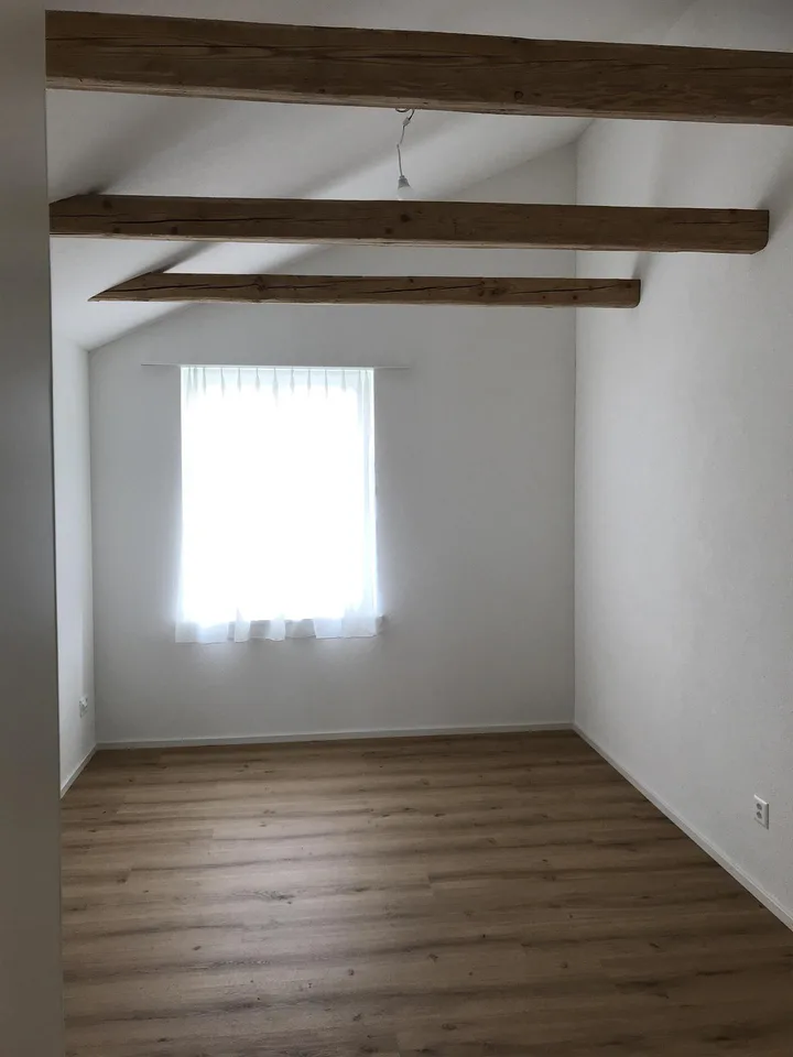 grosszügige 4,5 Zimmer Wohnung 124 m2