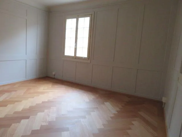 Moderne Wohnung in historischem Gebäude