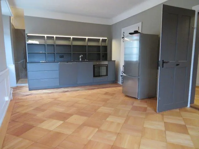 Moderne Wohnung in historischem Gebäude