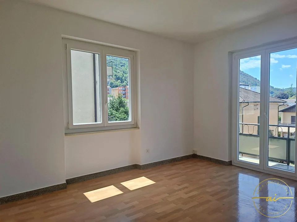 APPARTAMENTO 3.5 LOCALI CON DOPPIO BALCONE