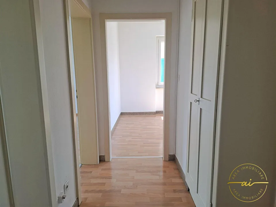 APPARTAMENTO 3.5 LOCALI CON DOPPIO BALCONE