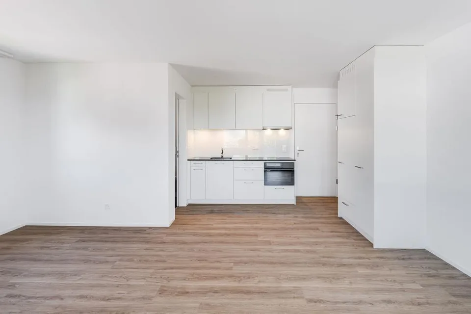 Moderne 1.5-Zimmerwohung im 2. Stock mit Balkon