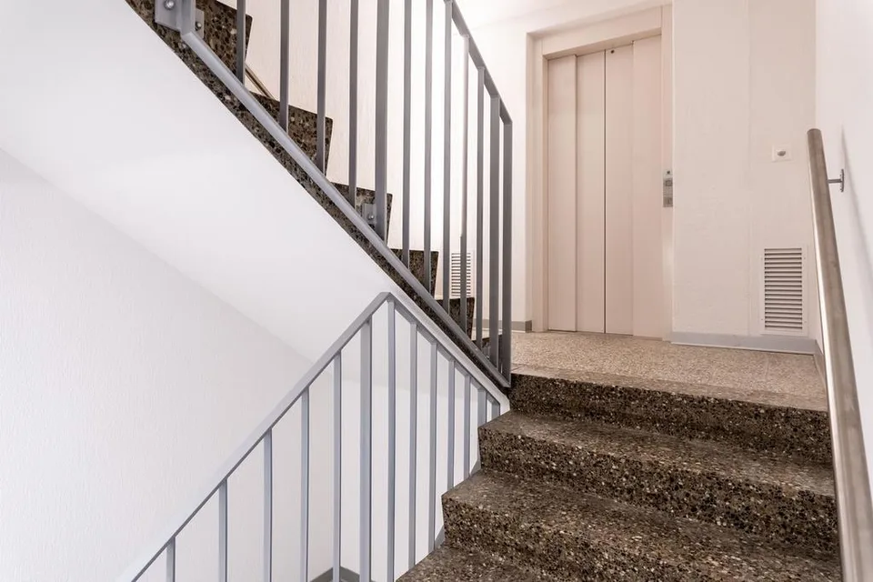 Moderne 1.5-Zimmerwohung im 2. Stock mit Balkon