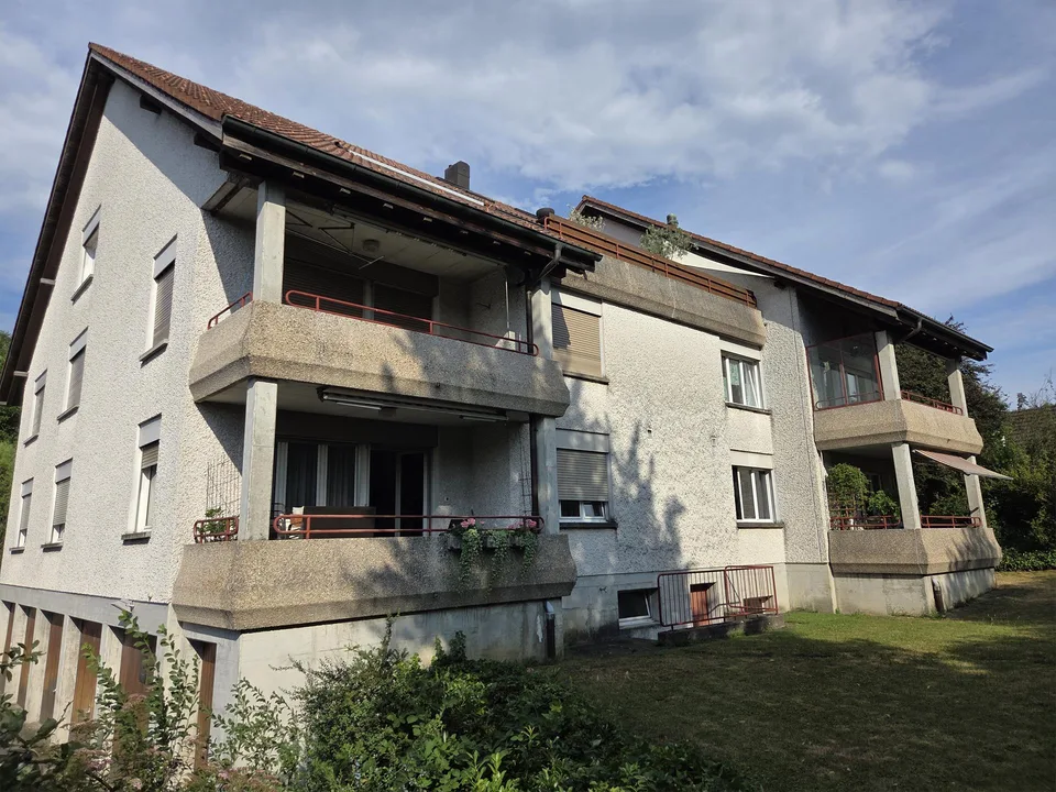 Grosse 4 1 /2 Zimmerwohnung