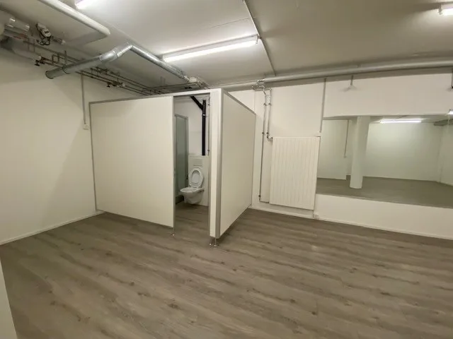 Mehrzweckraum mit Dusche/WC