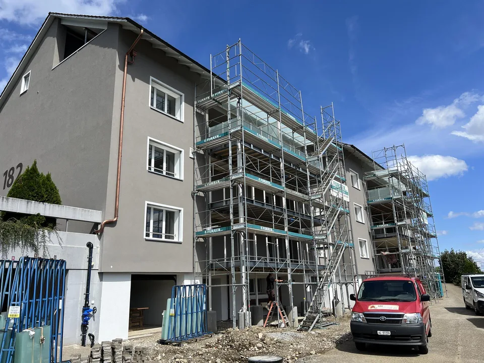Komplett sanierte, schöne 3.5 ZWG mit grossem Balkon – Foto 9 von 9