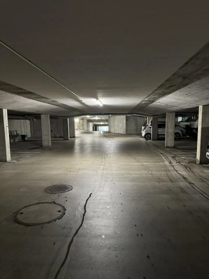 Motorradplätze im Zentrum von Schliern zu vermieten