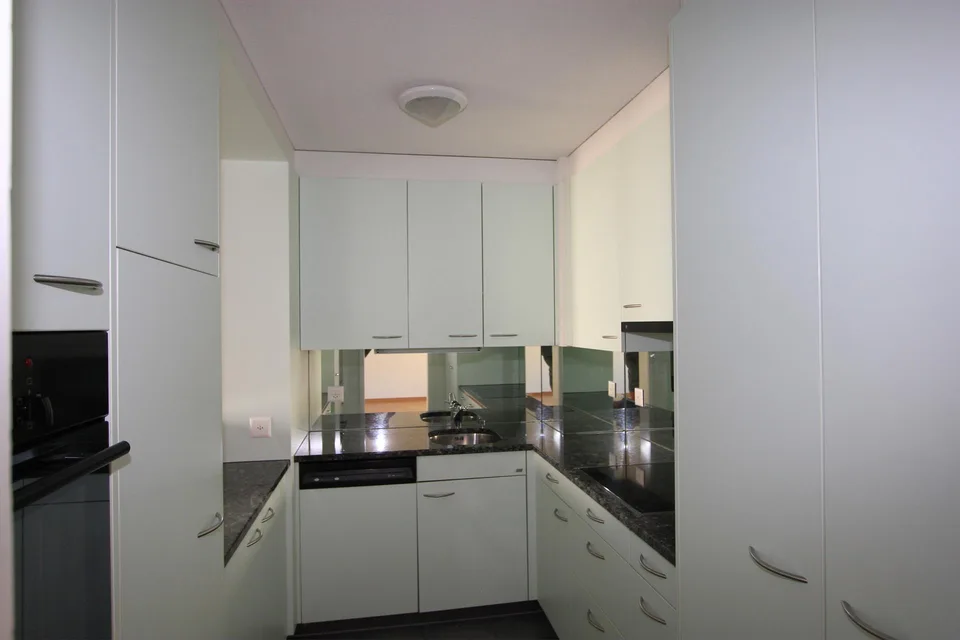 moderne Wohnung in zentraler Lage mit Schwimmbad!