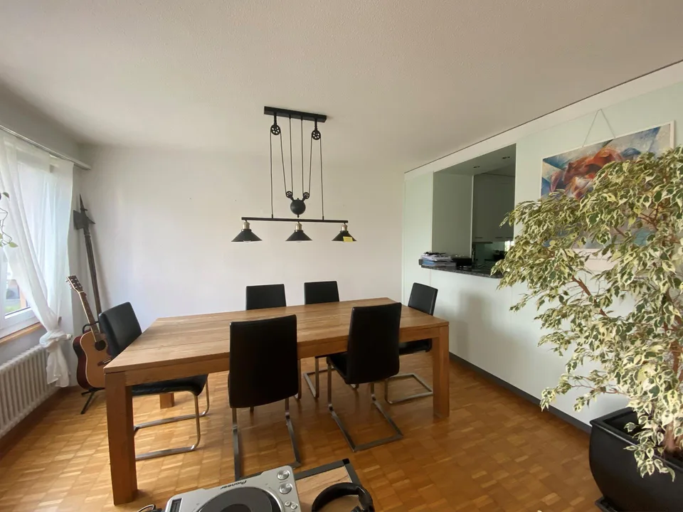 moderne Wohnung in zentraler Lage mit Schwimmbad!