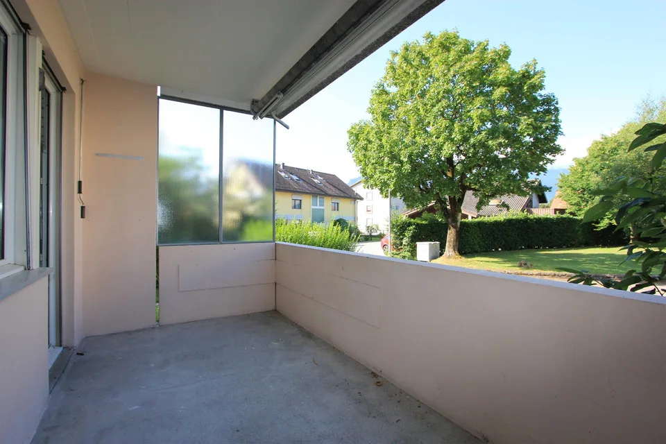 moderne Wohnung in zentraler Lage mit Schwimmbad!