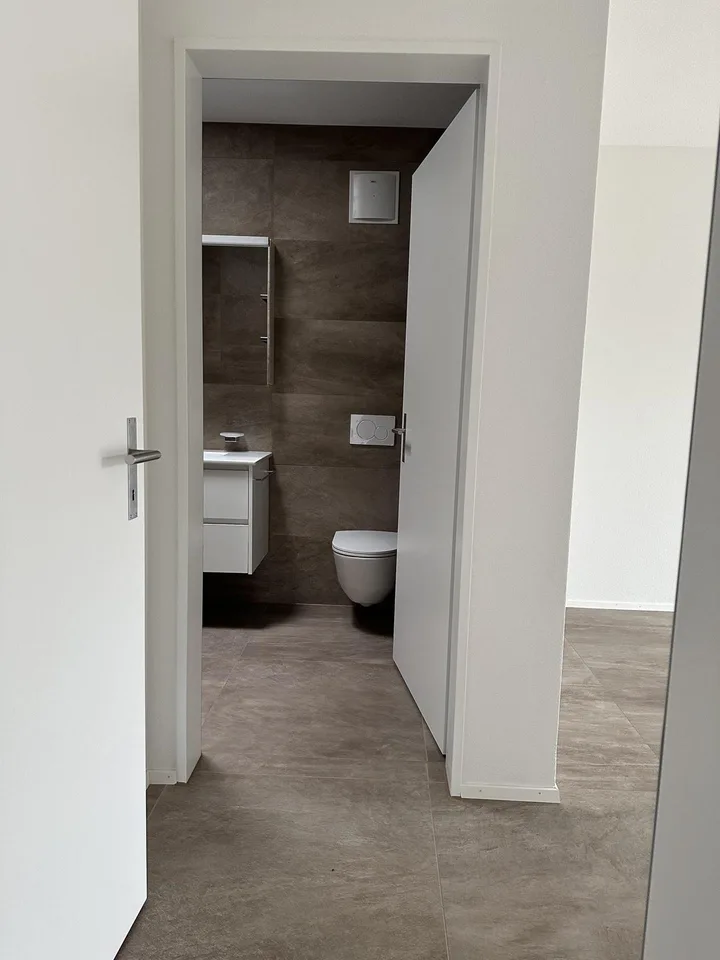 Moderne und zentrale 4,5 Zimmerwohnung in Uetendorf