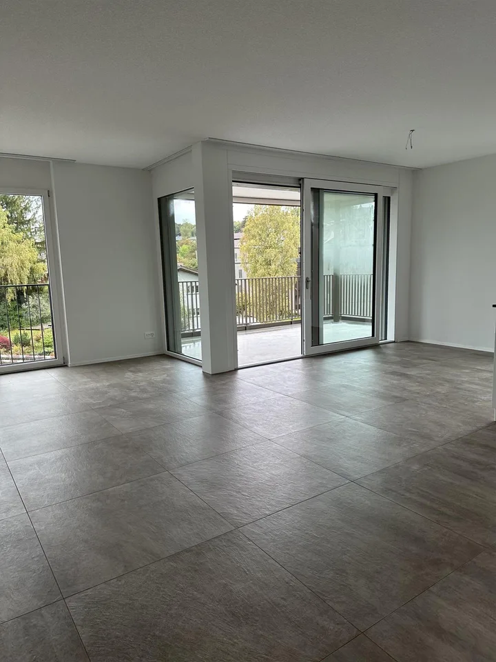 Moderne und zentrale 4,5 Zimmerwohnung in Uetendorf
