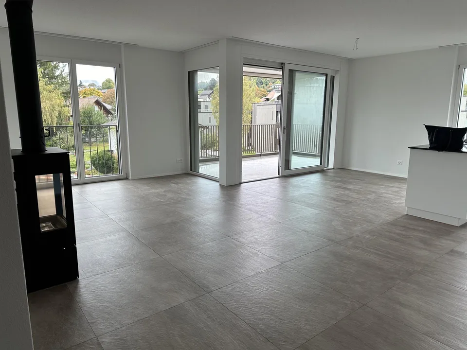 Moderne und zentrale 4,5 Zimmerwohnung in Uetendorf