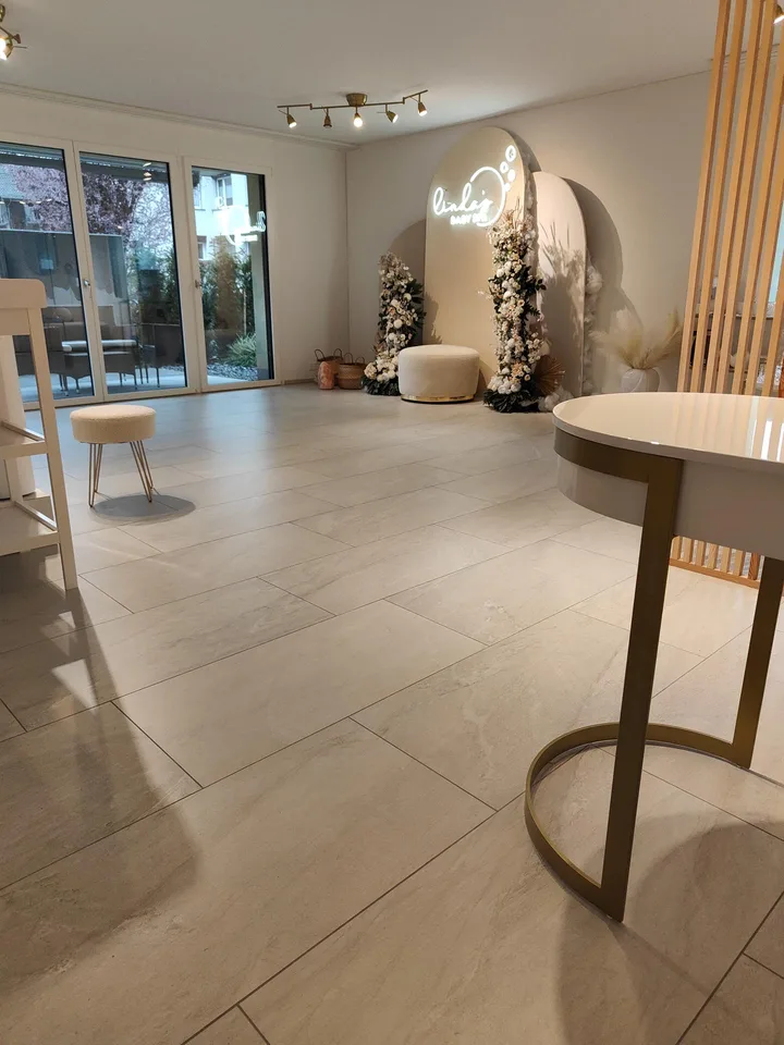hervorragend als Therapiepraxis, Kosmetikstudio, Coiffeursalon, Büro