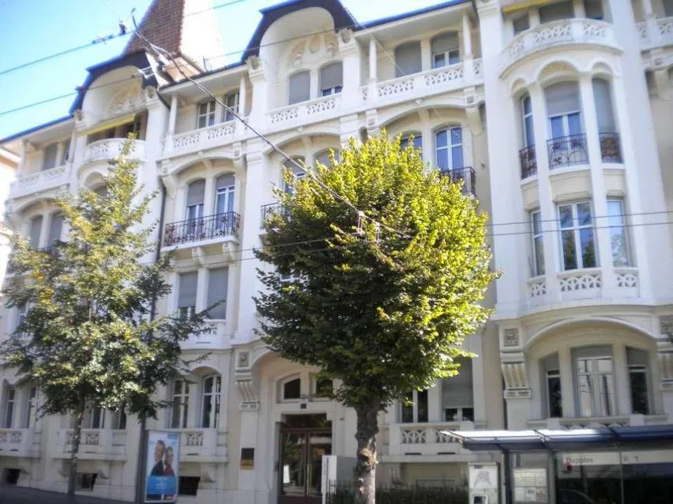 Place de parc intérieur à 5 minutes de la gare