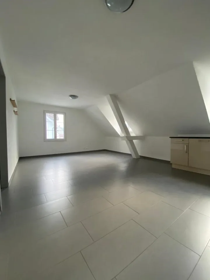 schöne 3-Zimmer-Dachwohnung in Netstal