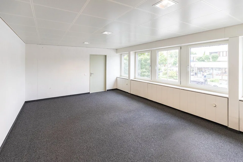 Befristet - Büro/Atelier an der Schaffhauserstrasse 121 in Glattbrugg