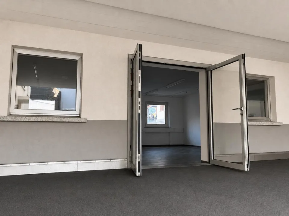 Gewerbe-/Büroräumlichkeit