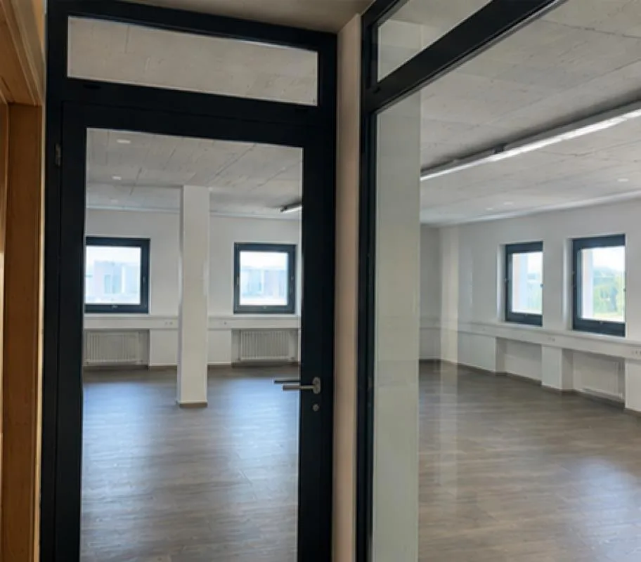 Gewerbe-/Büroräumlichkeit