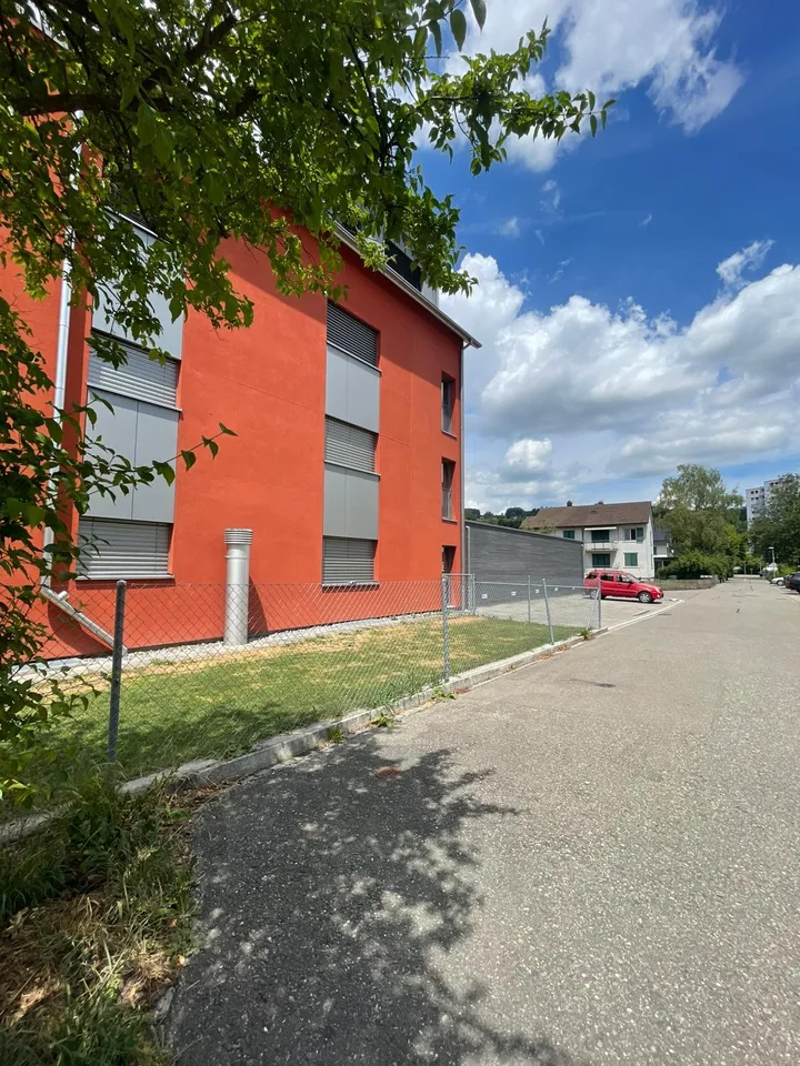 Aussenparkplatz zu vermieten