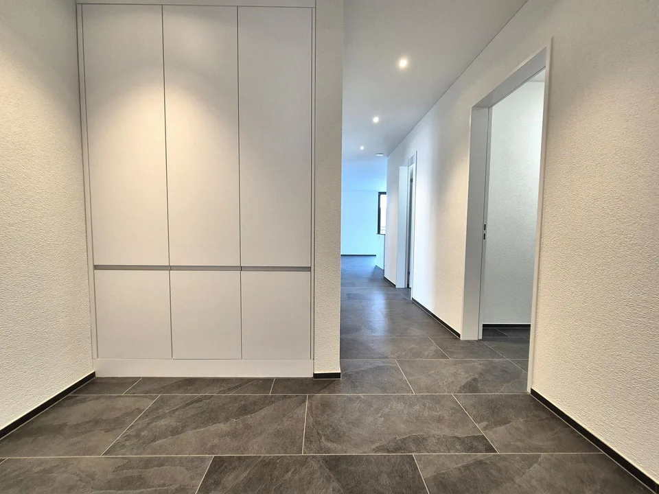 Hochwertiger Neubaukomfort mit Stil