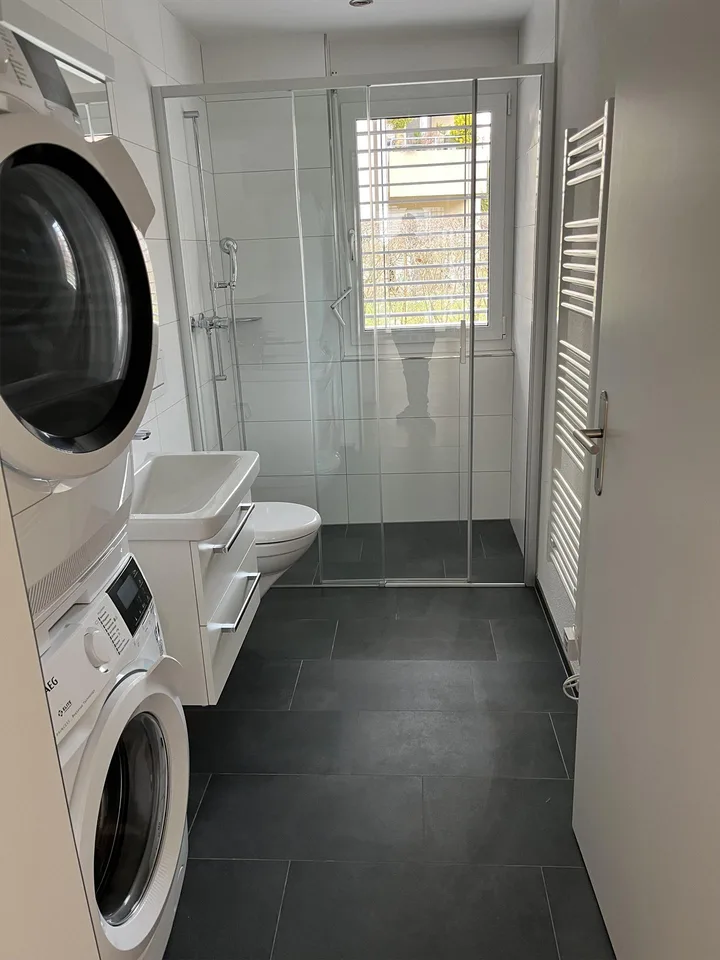 Moderne 2.5-Zi.-Oase mit Wintergarten & Privatgarten in Watttwil