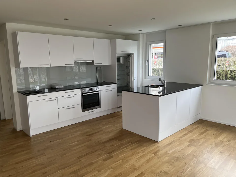 Moderne 2.5-Zi.-Oase mit Wintergarten & Privatgarten in Watttwil