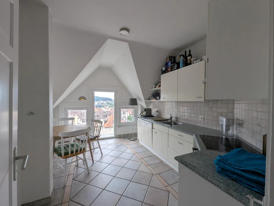4.5 Zi Dachwohnung  mit Aussicht u. Charme - Nähe Kantonsspital