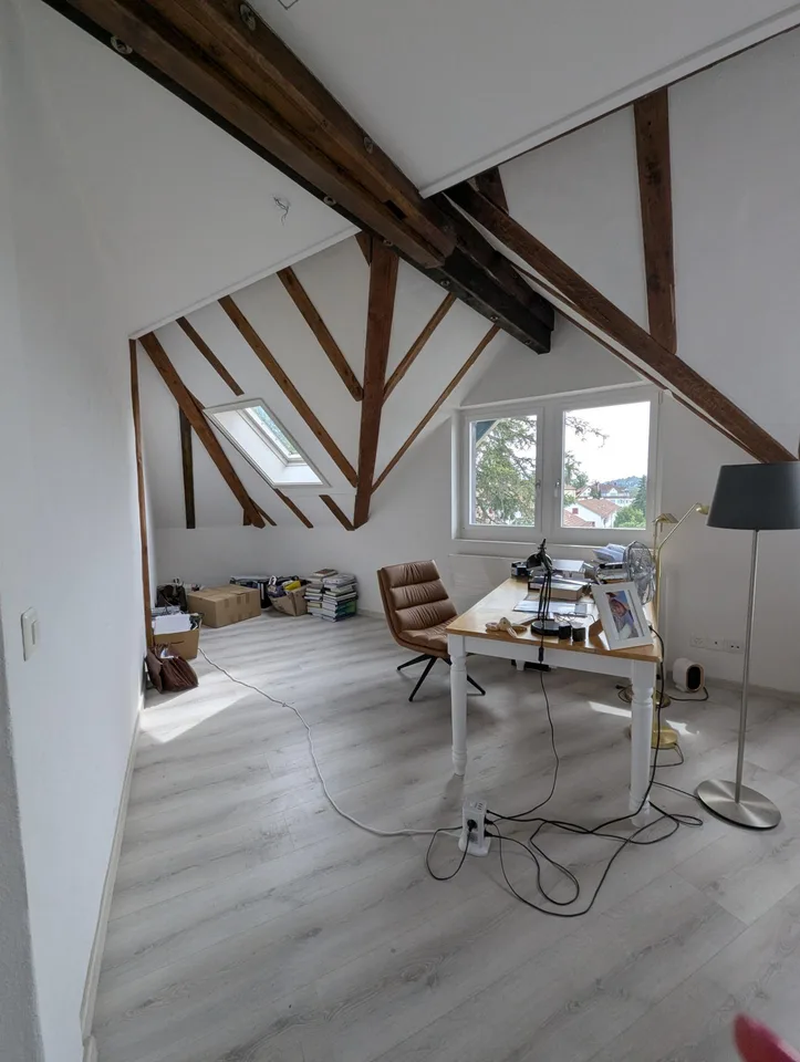 4.5 Zi Dachwohnung  mit Aussicht u. Charme - Nähe Kantonsspital