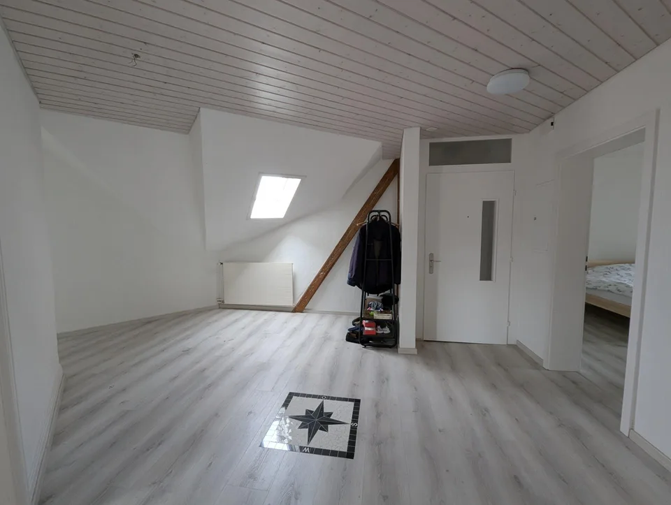 4.5 Zi Dachwohnung  mit Aussicht u. Charme - Nähe Kantonsspital