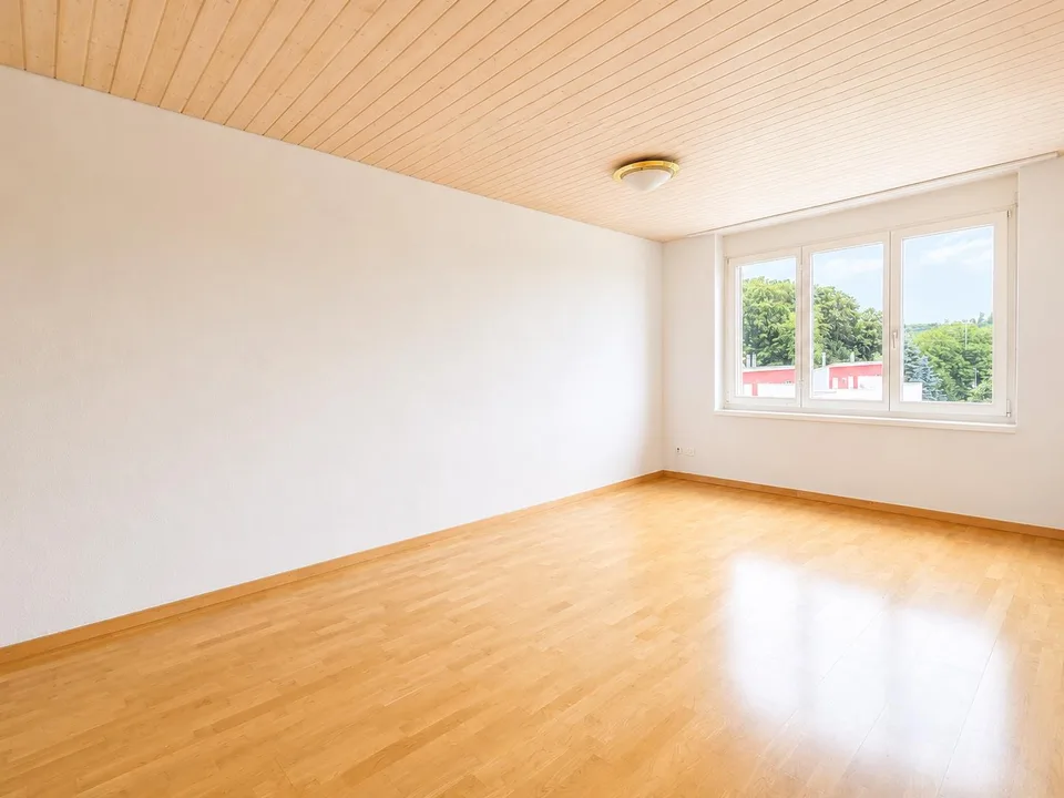 Spacious 5.5-room maisonette apartment in Leuggern – available immediately! – photo 10 of 14