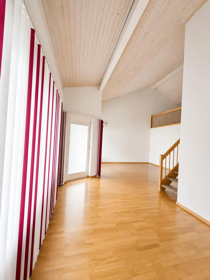Moderne 5.5-Zimmer-Maisonettewohnung mit Galerie in Gippingen AG
