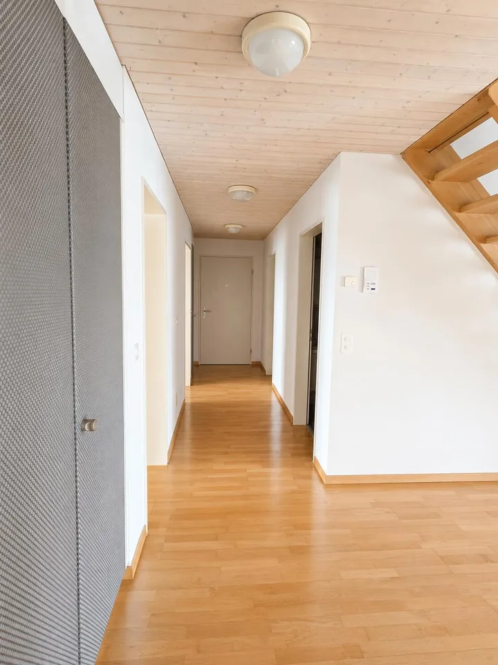 Spacious 5.5-room maisonette apartment in Leuggern – available immediately! – photo 8 of 14