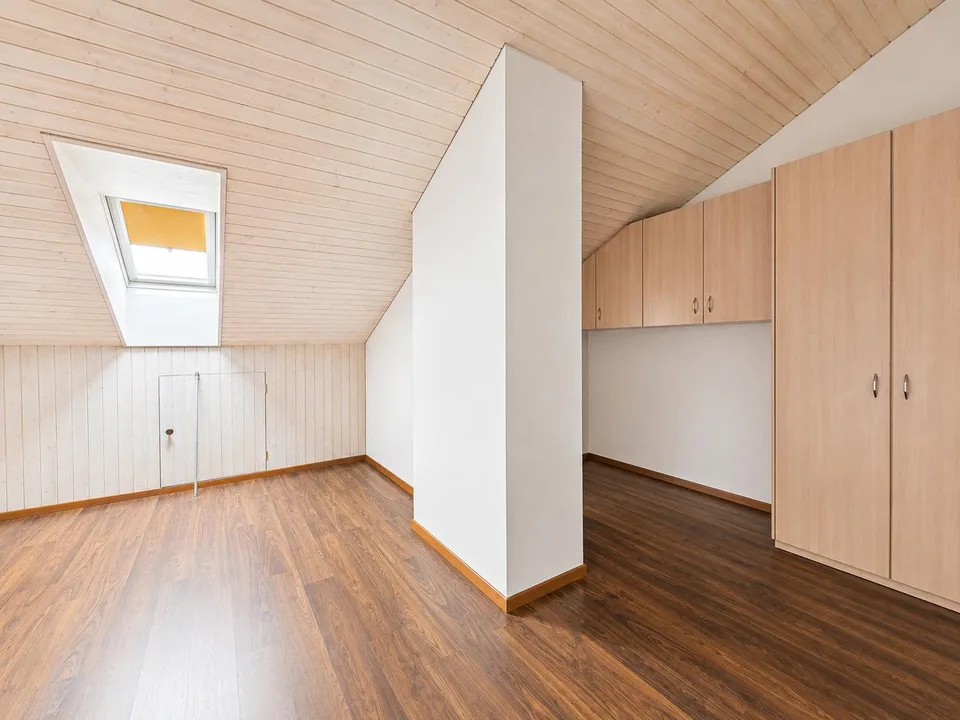 Spacious 5.5-room maisonette apartment in Leuggern – available immediately! – photo 6 of 14