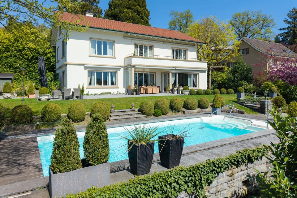 Villa mit freiem Seeblick und Pilatus-Panorama