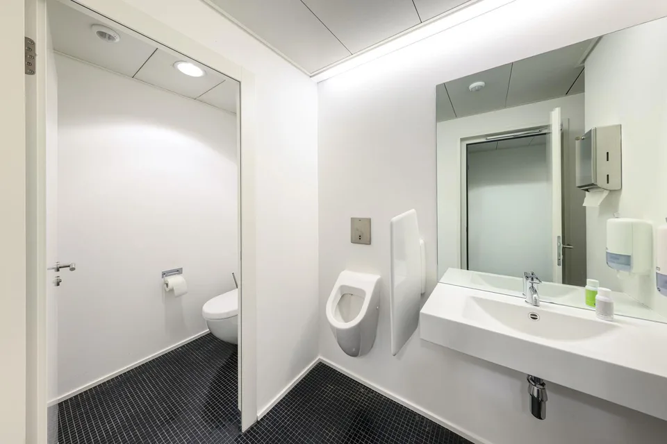 210 m² Bürofläche im Herzen von Ascona | 210 m² Office Space in the... – foto 11 di 11