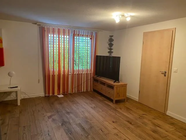 2-Zimmer-Einliegerwohnung mit Gartenanteil