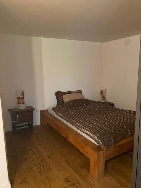 2-Zimmer-Einliegerwohnung mit Gartenanteil