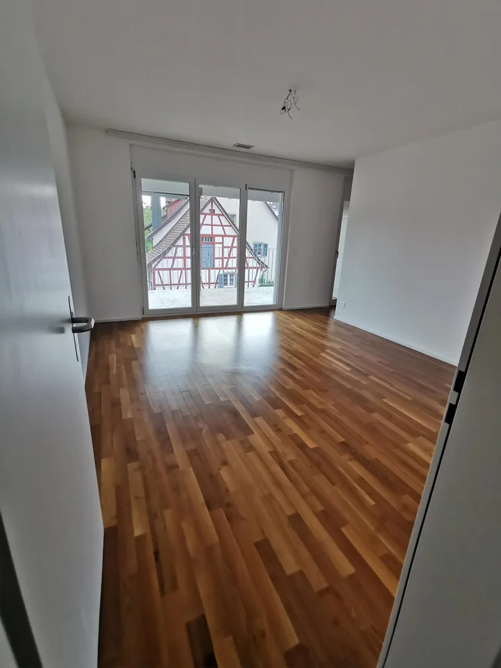 Moderne 4.5-Zi. Attikawohnung mit grosser Terrasse & Lift in Wohnung