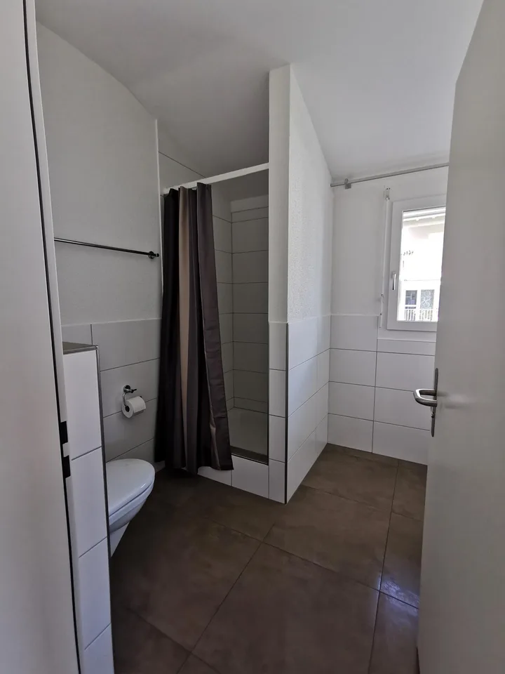 Moderne 4.5-Zi. Attikawohnung mit grosser Terrasse & Lift in Wohnung