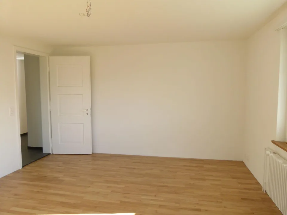 Charmante 3.5-Zimmerwohnung mit Balkon in Boll – photo 9 of 15