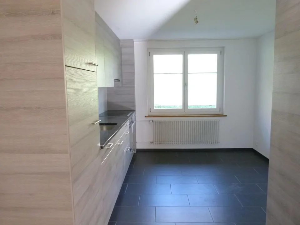 Charmante 3.5-Zimmerwohnung mit Balkon in Boll