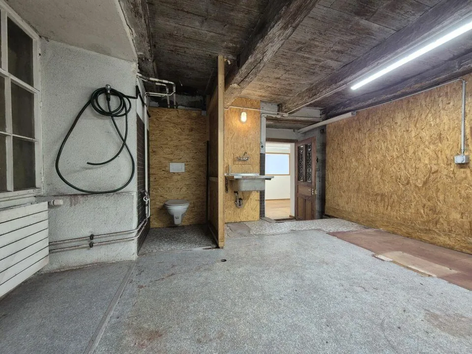 flexibler Gewerbe-/Lagerraum an zentraler Lage