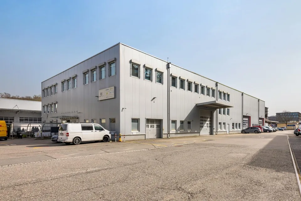 Gewerbezentrum mit Lager, Büro und Showroom an attraktiver Lage in ...